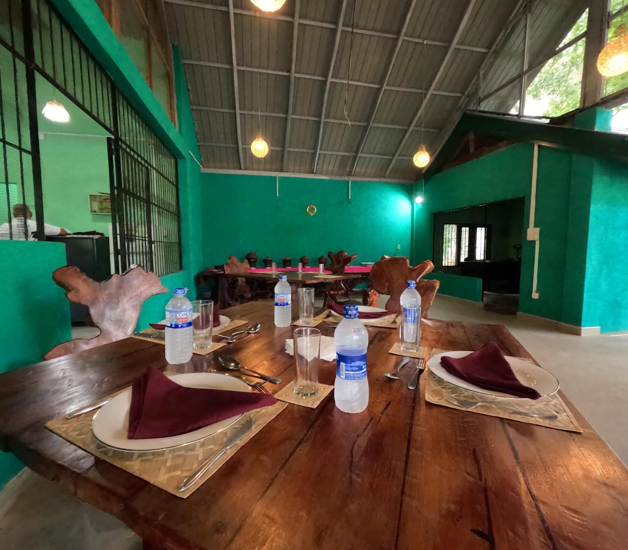 Spice Village Hotel & Restaurant Habarana Exterior photo
